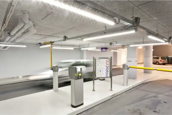 Parkeren-elektro-four-ijdok-1